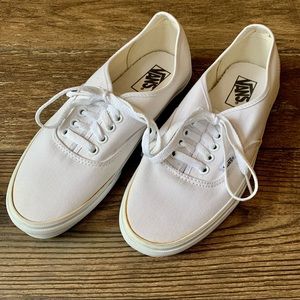 VANS Lo Pro Classic All White Canvas Skate Shoe